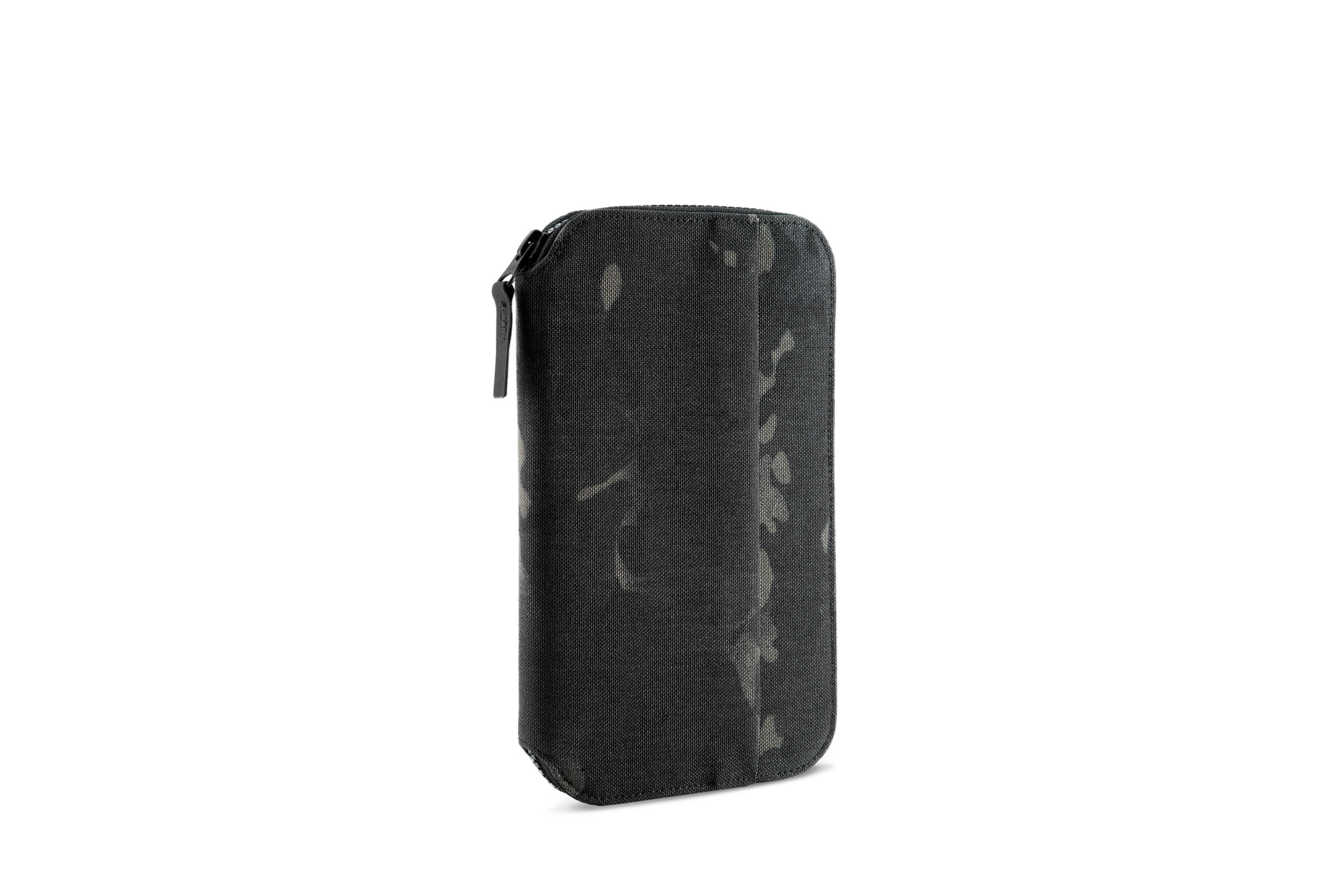 Travel Zip Wallet Camo | Aer ｜ エアー公式通販サイト
